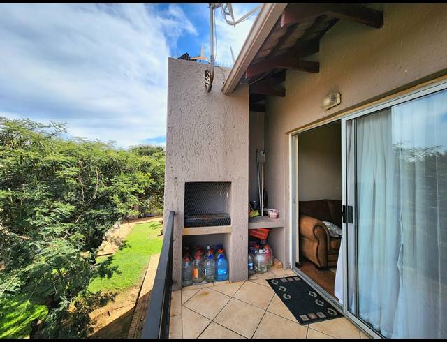 2 BEDROOM APARTMENT FOR SALE IN WILGEHEUWEL